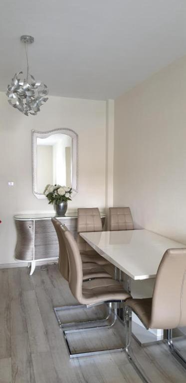 Takelena Apartments Лимасол Экстерьер фото