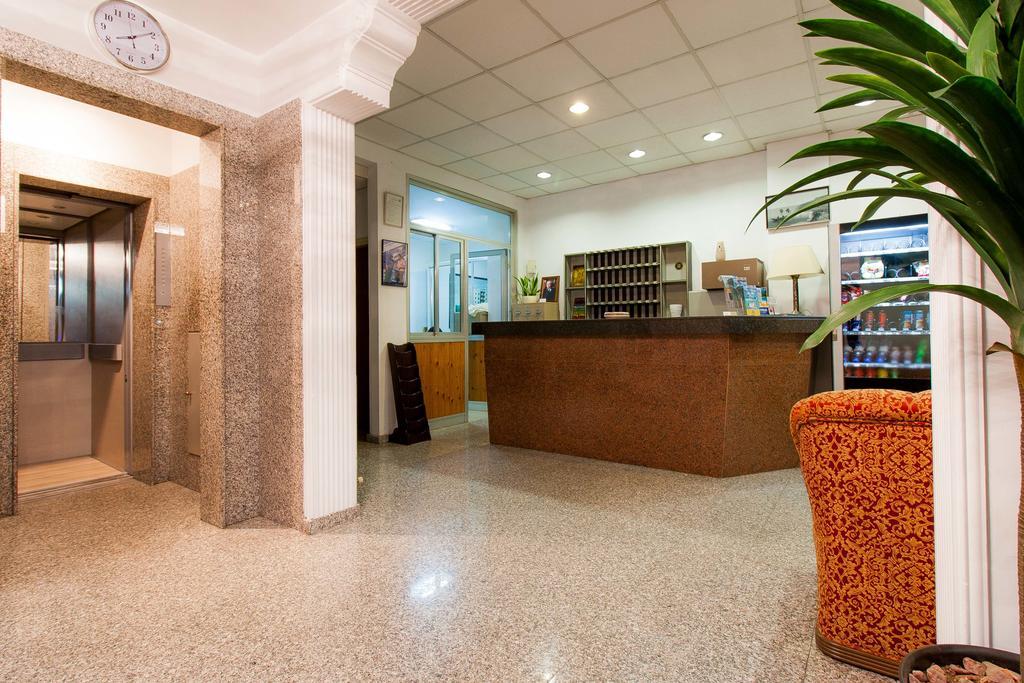 Takelena Apartments Лимасол Экстерьер фото