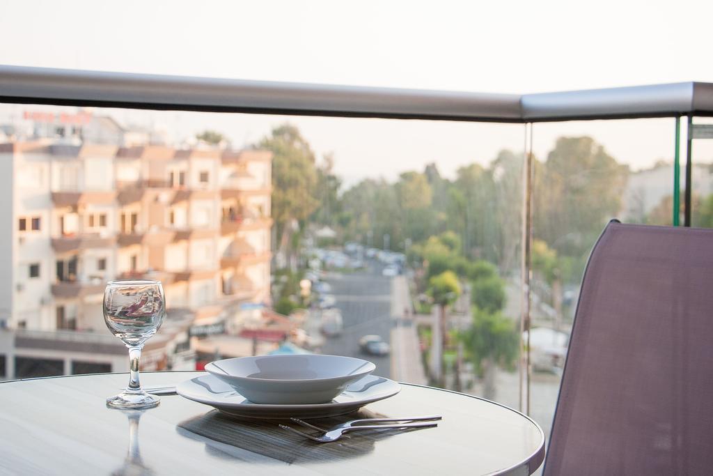Takelena Apartments Лимасол Экстерьер фото