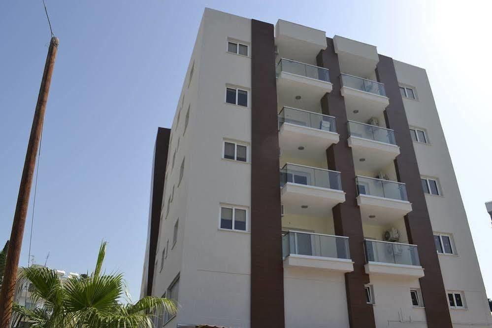 Takelena Apartments Лимасол Экстерьер фото