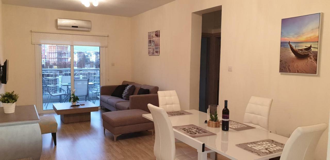 Takelena Apartments Лимасол Экстерьер фото